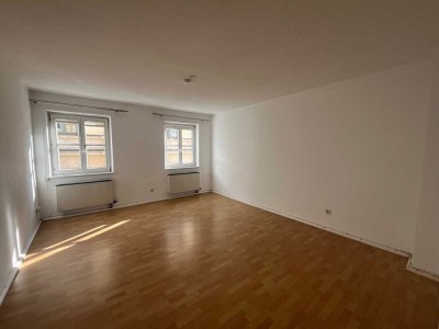 Gepflegte 2-Zimmer Wohnung mit Balkon im 2. OG in München Maxvorstadt