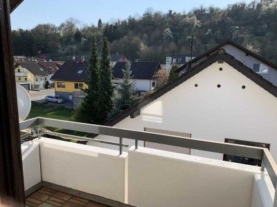 Kleine teilmöblierte 2 Zi. DG Whg. mit Balkon in Pfinztal an Einzelperson