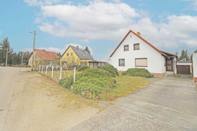 Einfamilienhaus mit großem Grundstück (1.694 m²) in Dessau-Kochstedt (Randlage)