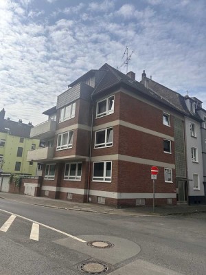 ** Helle Dachgeschoss Wohnung mit Balkon**