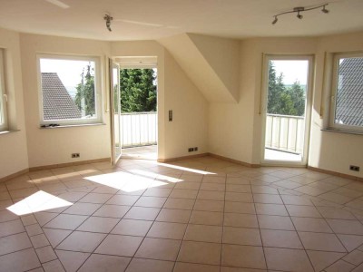 sehr helle und freundliche 5 Zi.-Maisonette-Whg. in ruhiger Lage