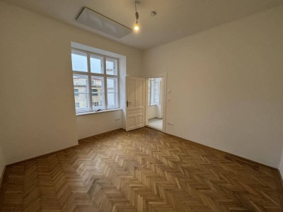 Frisch sanierter Hobbyraum mit Wohnausstattung