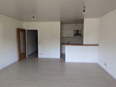 Geschmackvolle, gepflegte 1,5-Raum-Hochparterre-Wohnung mit Einbauküche in Korntal-Münchingen