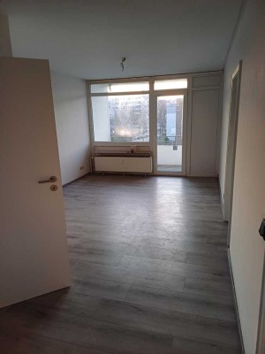 Helle 2-Zimmer-Wohnung mit Balkon in Monheim