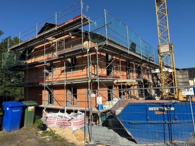 Fast fertig! | Lich: Neubau Doppelhaushälfte mit ca. 113 m² | KfW 55