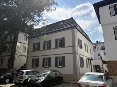 Erstbezug nach Sanierung: Exklusive 2-Raum-Erdgeschosswohnung mit geh. Innenausstattung und Terasse