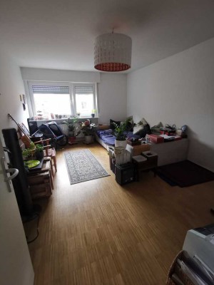 Komplett sanierte Altbauwohnung im 2. OG mit Dielenböden & Balkon! Tiefgaragenstellplatz auf Anfrage