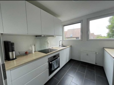 Schöne und vollständig renovierte 3,5-Raum-DG-Wohnung in Essen Schönebeck