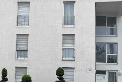 Aus 1. Hand: Großzügige 4-Zimmer-Wohnung mit Süd-West-Balkon und Garage