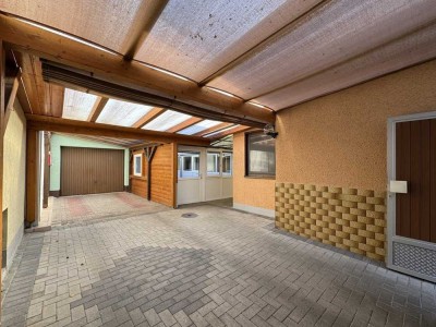 Willkommen daheim! 1-2 Familienhaus mit viel Platz + 4 Bäder + Garage + Nebengebäude + tollem Garten