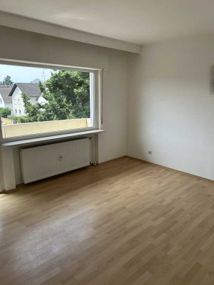 Helle 2-Zimmer-Wohnung mit Balkon in Obertshausen