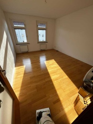 Freundliche 1-Zimmer-Wohnung mit Balkon und EBK in Leipzig