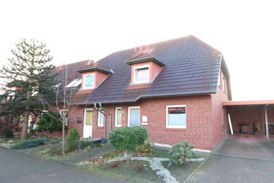 Familiengerechtes, zentral gelegenes Reihenendhaus mit Carport- und Geräteanlage und großem Garten
