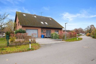 Zweifamilienhaus in Bestlage von Bornhöved – Seenähe, Kamin, Südausrichtung