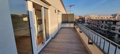 Neuwertige 2-Zimmer-Wohnung mit Balkon und Einbauküche in Heiner-Müller-Straße, Berlin