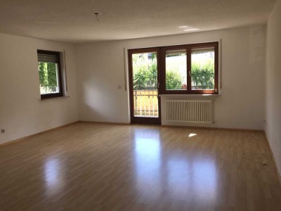 Schöne 4,5 Zi-Wohnung / EG