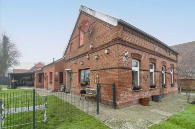 Großzügiges Zuhause mit Garten, Garage und Doppelcarport in naturnaher Lage