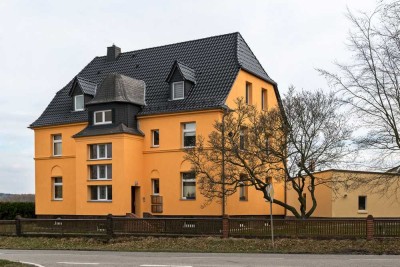 Schöne helle 4,5-Raum Wohnung mit Stellplatz, Garage und Gartennutzung