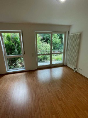 Wunderschöne, renovierte 2-Zimmer-Wohnung mit Balkon in ruhiger Lage von Frankfurt-Bergen-Enkheim