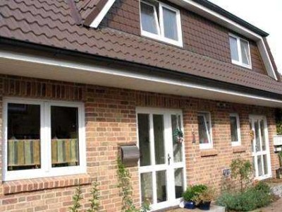 Ihr Wunschhaus - frei ab 1. Mai 2026 - DHH mit Keller, Kaminschornstein u. Carport m. Abstellraum