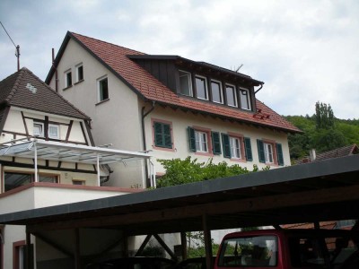 Schöne, helle u. ruhige 2,5 Zimmer DG Wohnung in Wyhlen