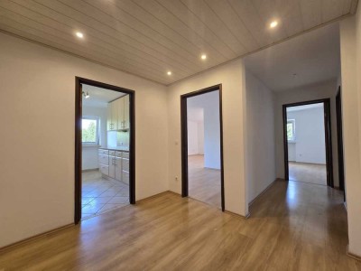 Großzügige 3 Zimmerwohnung mit Balkon und Aufzug