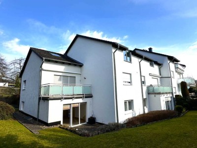 Praxisfläche, ruhig, hell zum Wohnen oder Arbeiten mit Terrasse + Stellplätzen