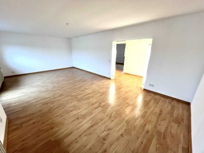 Sofort verfügbar. Top gepflegte 3 Zimmer, Küche, Bad, Terrasse Wohnung mit Einbauküche in Brühl