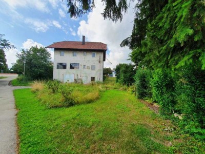 Haus mit großen sonnigen Grundstück für Sanierung, oder neu zu Bebauung, zu verkaufen.