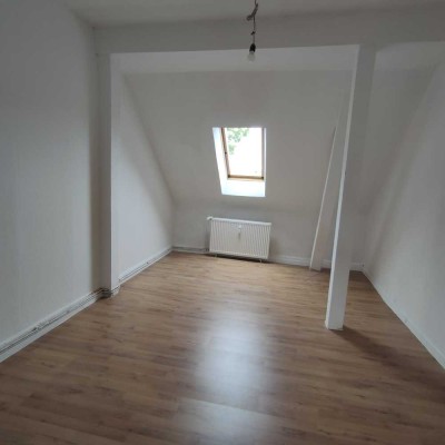 Modernisierte 4-Zimmer Dachgeschosswohnung in Braunschweig Westliches Ringgebiet