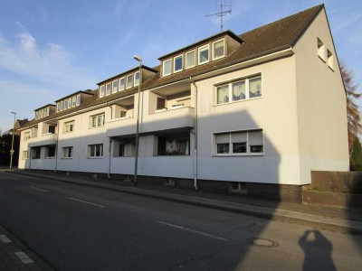 Freundliche 2,5 Zimmer Dachgeschosswohnung