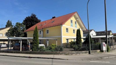 GEFÄLLIGE 3 ZIMMER WHG IN 6 FAMILIEN HAUS -  IN DER ORTSMITTE