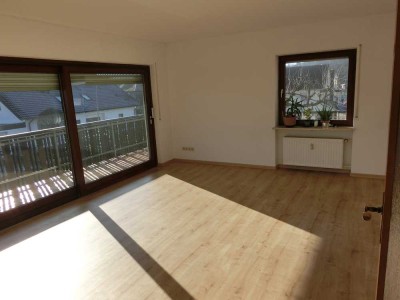 Helle 3,5-Zimmer-Wohnung mit Balkon in Neunkirchen am Sand