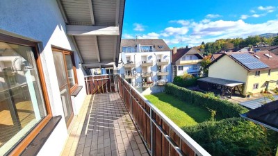 Modernisierte 3-Zimmer-DG-Wohnung im 3-Familienhaus mit Garage in zentraler Lage von BADEN-BADEN-OOS