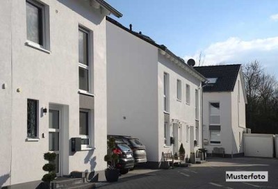 2-Familien-Doppelhaushälfte mit Garage - provisionsfrei