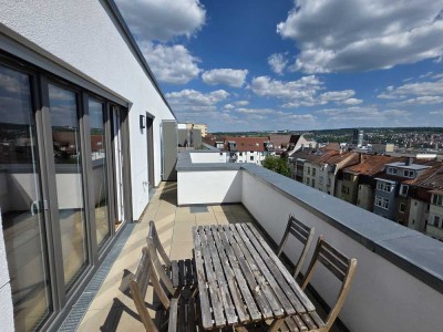 Exklusive 2-Zimmer-Penthouse-Wohnung mit Balkon und EBK