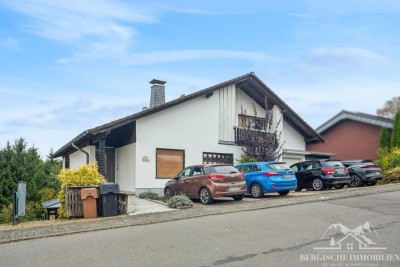 Familienidylle & Mieteinnahme – Zweifamilienhaus in Drabenderhöhe