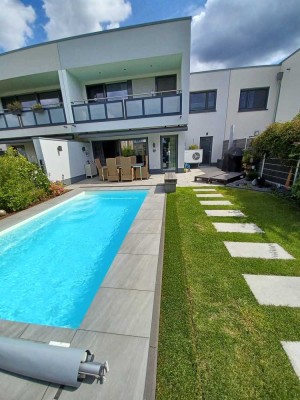 ** LUXUS pur **  Einfamilienhaus mit Pool in absoluter Toplage von  Oberhausen-Schmachtendorf