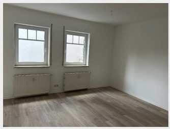 Helle 1-Zimmer Wohnung mit Balkon in Lichtenstein/Sachsen, neu renoviert