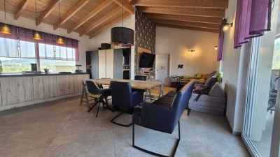 Barrierefrei & Feldrandlage - Traumwohnung mit 3 Zimmern, Süd-West und Nord-Ost Terrasse & Carport