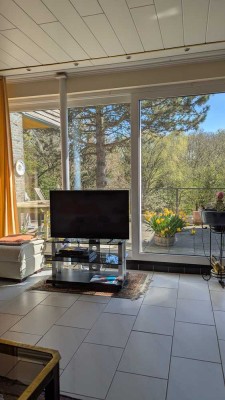 Ebenerdige 6-Zimmer-Wohnung am Waldrand mit Terrasse, Garten, Sauna