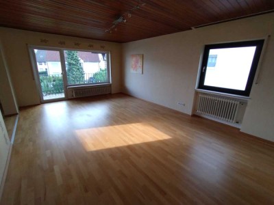 Freundliche und gepflegte 3,5-Raum-Wohnung mit Balkon in Rödermark