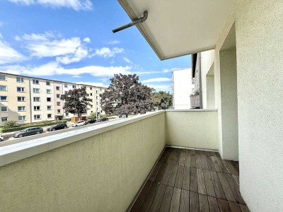 Komplettsanierung: große 2-Zimmer-Wohnung mit neue Küche + Bad/ Balkon/ Keller - TOP Innenstadtlage