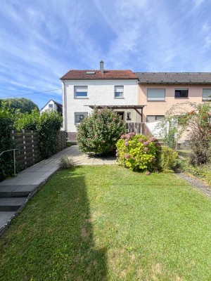 Neue Familie gesucht! Sanierungsbedürftige DHH in Wiesbaden Breckenheim, 376 m² Grundstück!