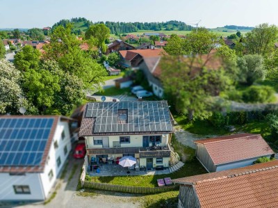Mehrfamilienhaus mit drei Einheiten, PV-Anlage und weiterer Bebauungsmöglichkeit in Burggen!