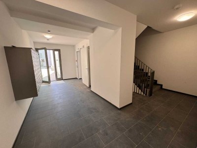 Stilvolle möblierte EG-Wohnung mit Terrasse und Garten in Berlin Weißensee – Erstbezug