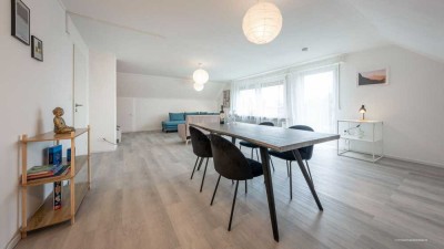Renovierte 4 ZKB Dachgeschosswohnung mit Balkon in ruhiger Lage- top vermietet