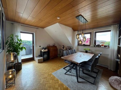 Helle 5-Zimmer-DG-Wohnung mit Balkon in Rainau-Buch