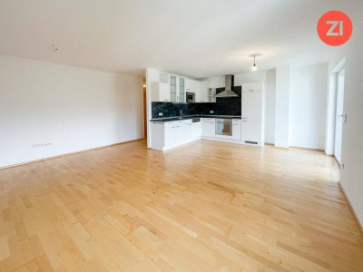 Schöne 2,5 ZI-Wohnung mit Terrasse und möblierter Küche