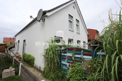 Harsweg! Renovierungsbedürftiges Einfamilienhaus mit 2 vermieteten Wohneinheiten in ruhiger, zentral